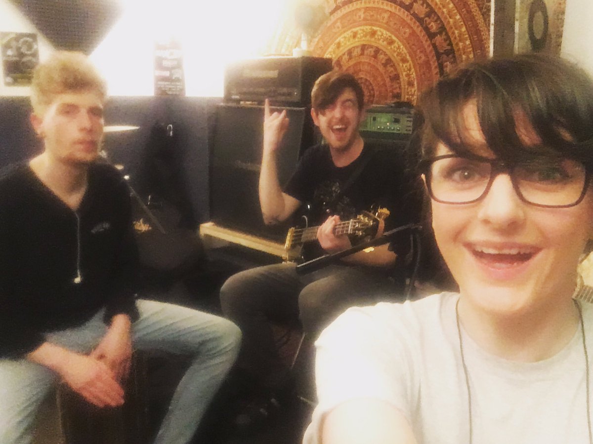 We're getting ready for @BalconyTVExeter tomorrow! Can't wait to show you all a new tune..... 🔊#sparkthesail #balconytv