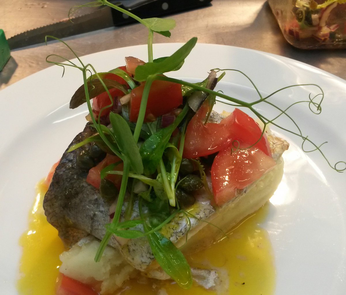 Grilled Hake <a href="/NewgrangeGold/">Newgrange Gold</a> garden herb and lemon <a href="/ConynghamArms/">Conyngham Arms Hotel</a> @BoyneValleyFood @MarkOmerso <a href="/JustcallmeLette/">Colette Cunningham</a> <a href="/CorriganSays/">corrigan</a> <a href="/dercobrien/">David O Brien</a>