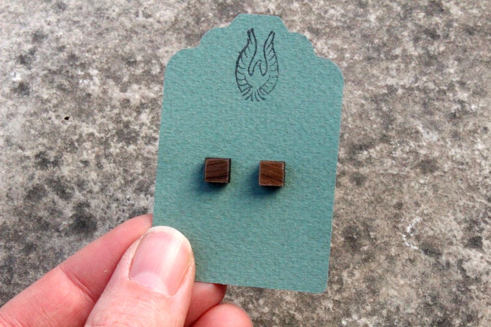 EternalBirdCo's tweet photo. These walnut wood stud earrings go with everything! https://t.co/7lKCnwu1EL 
#shopsmall #makersmovement #handmadejewelry https://t.co/XMV2vGKOpO