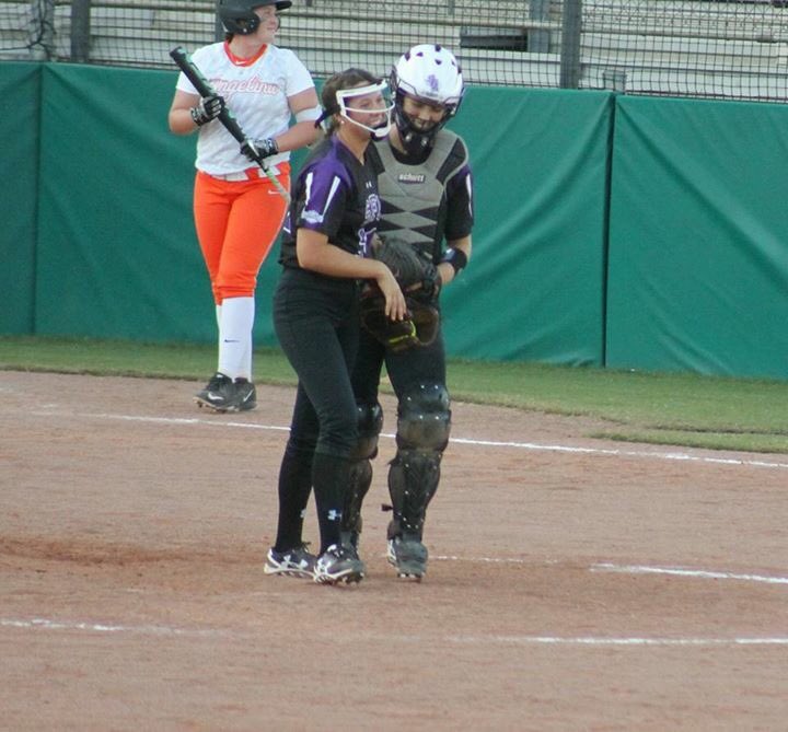 ambielou_21's tweet photo. Happy Birthday Pup!🐶🎉 Hope you have an amazing day goob!Enjoy the WCWS and Geaux Tigers🙌🏼 Love ya Jo!💜 #PCS #DIFB #nicefaces https://t.co/0e3yn9o5ve