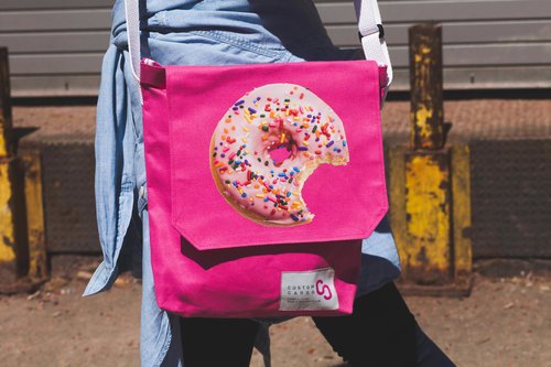 CustomCargoShop's tweet image. Doughnuts for days but first Happy #NationalDonutDay! 🍩 It's the best day of the year! #DonutSatchel #FridayFeelings