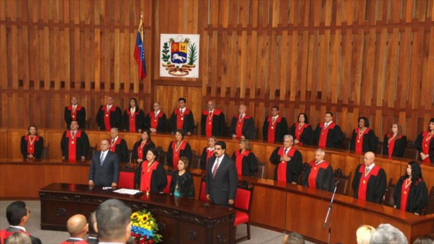 mintransporteve's tweet photo. #PostulateConstituyente | @NicolasMaduro está capacitado para impulsar el mecanismo de la constituyente sin que haya un referendo previo https://t.co/8p6W5xh1fc