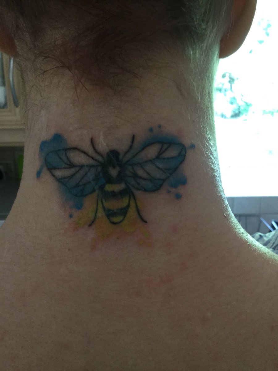 ClarkieCosplay's tweet photo. #PrayForManchester https://t.co/5CBL576gfI