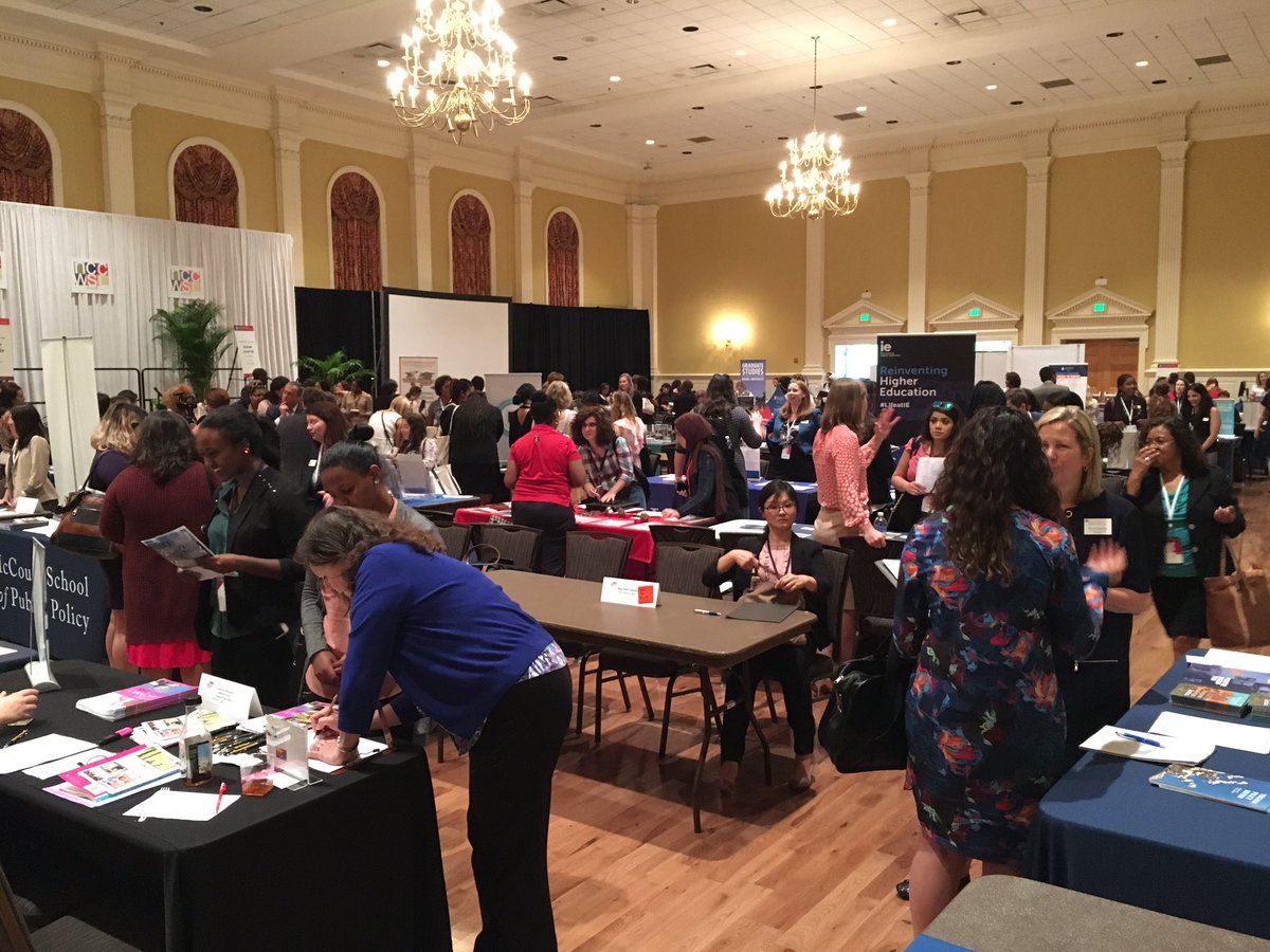 AlfordKatherine's tweet photo. Recruiting college women leaders at AAUW's National Conference for College Women Student Leaders @DardenMBA #futureyear https://t.co/ffw5DDMDL6