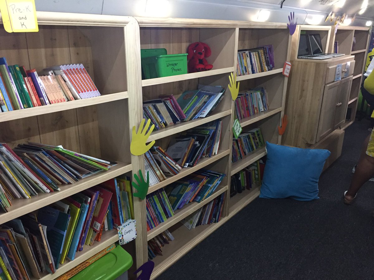 jcostilla's tweet image. Reading for all. It&apos;s great to be a part of a literacy movement. Literally. #ReadingOnTheGo @myONreader @ManorISD