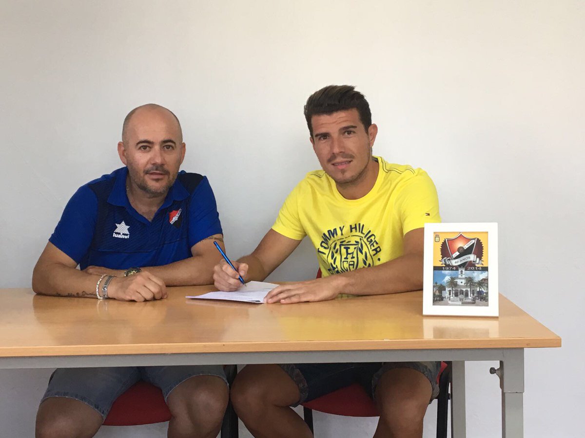 UdSanPedro's tweet photo. .@chiquisanchez86 seguirá al frente del juvenil B de la #UDSanPedro https://t.co/nuJIZmUBeu https://t.co/h4cgntbN77
