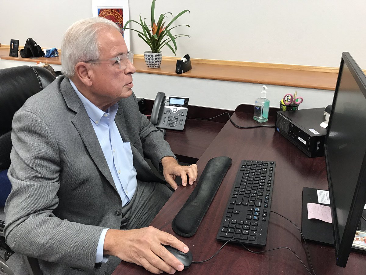 CityofMiami's tweet photo. Mayor @Tomas_Regalado just joined other #climatemayors in support of #ParisAgreement goals. https://t.co/uUcQMqzdfG