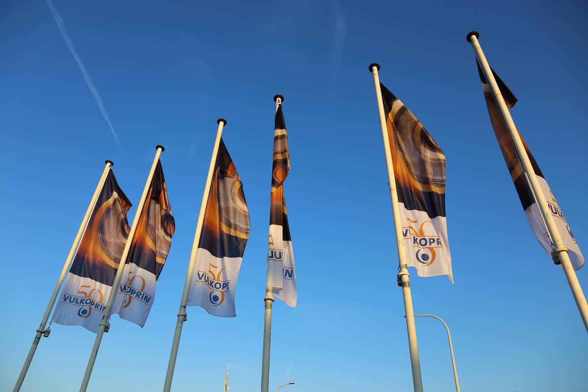 Vulkoprin's tweet photo. Vulkoprin uit #Tielt zoekt versterking voor zijn groei. Geïnteresseerd om in een sterk bedrijf te werken? https://t.co/6LLsCUYR42 https://t.co/gaUVG7JGtd