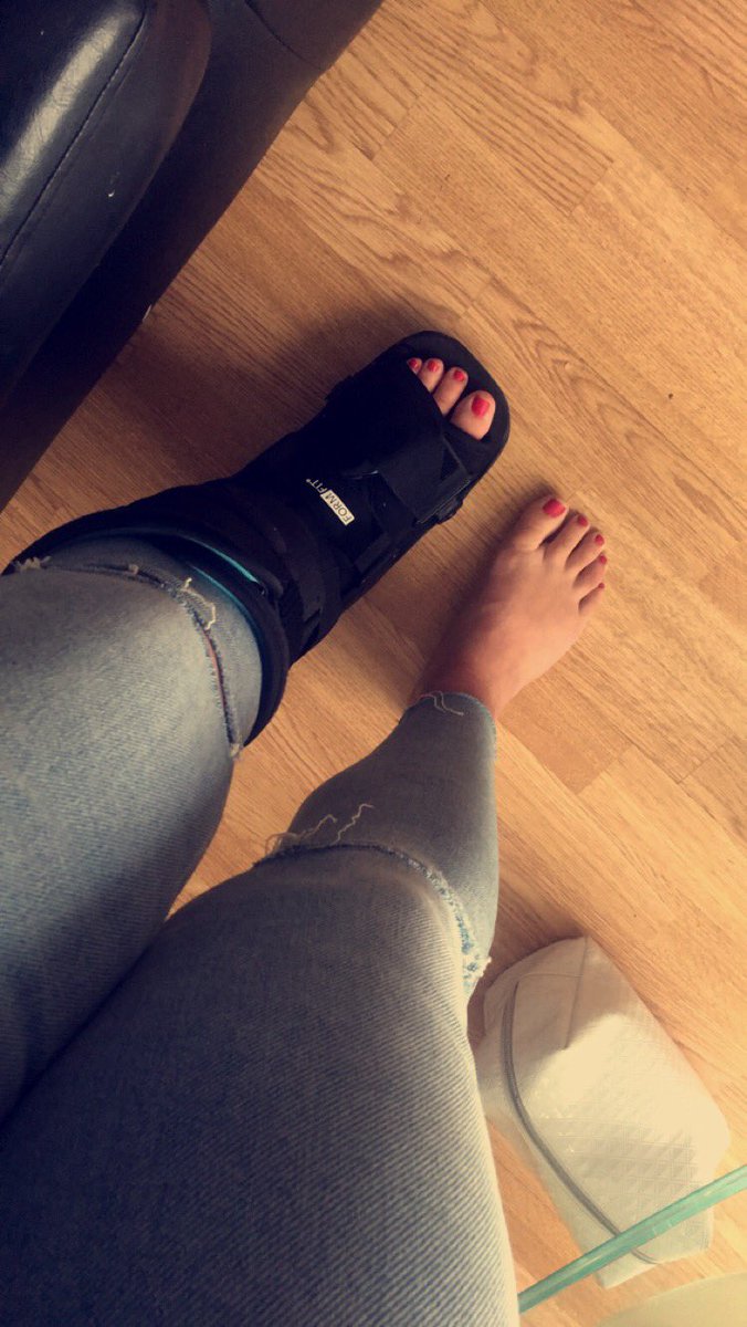 _Emma_1991's tweet photo. #spaceboot #fit #Ilookspecial https://t.co/mDncRv6qfb