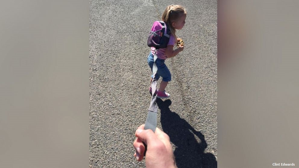 Oregon dad explains why he puts his daughter on a leash "She’d be the