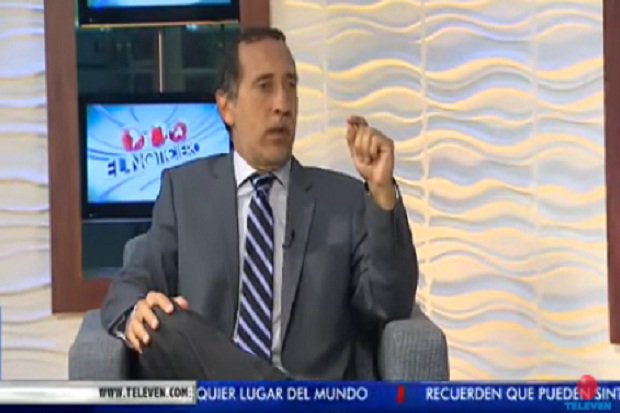 NDtitulares's tweet photo. (video) José Guerra: Nadie gana lo que Goldman Sachs ganó en la operación con el BCV - https://t.co/5Lkz03FZuT https://t.co/iPAwf5zcSK