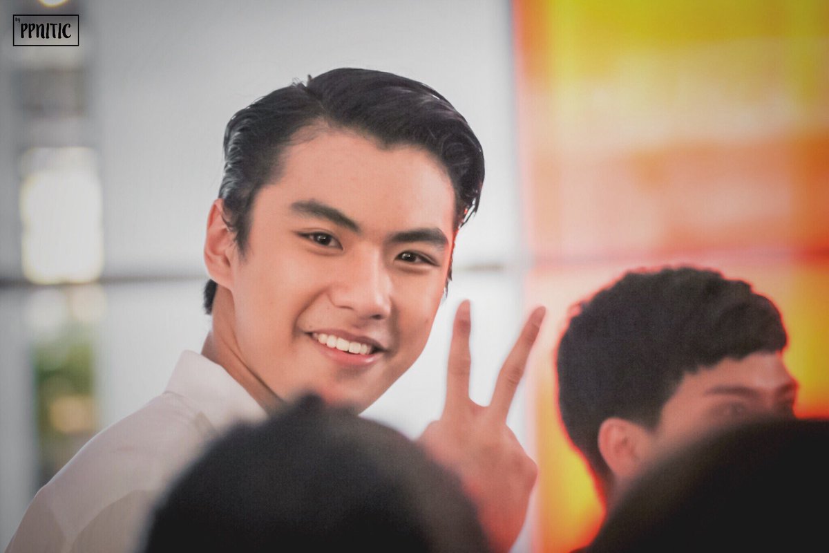 mcleeeyn's tweet photo. "You are the brightest star" @ohmpawatt มีฝันหวานและยิ้มเสมอ💕😚
@OhmToeyTogether 
@BookFanFrame 
@JustOhmToey 
#MakeitrightSS2 
#ohmpawat https://t.co/DVpl9bknpW