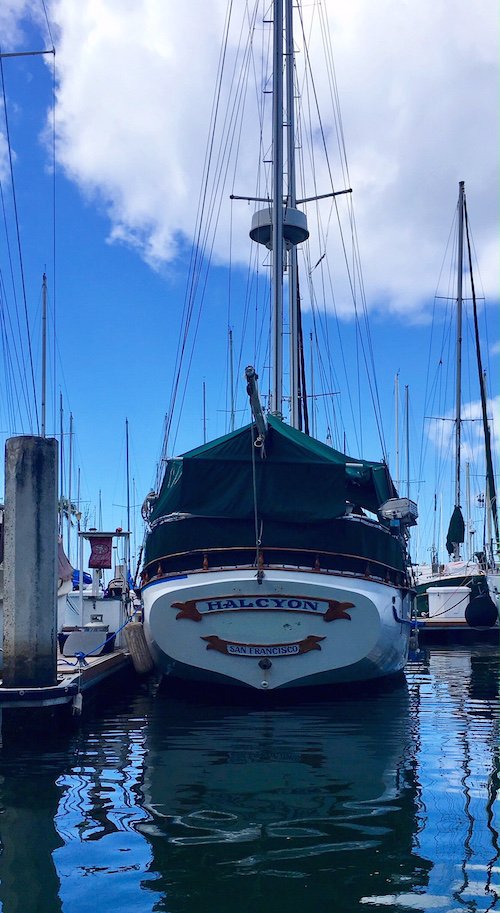 1972 Formosa Yankee Clipper Ketch
justsailboats.com/sailboats/deta…
#Honolulu #Hawaii #sailing #yachting