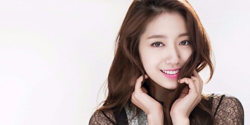 allkpop's tweet photo. S.A.L.T Entertainment officially takes legal action to protect Park Shin Hye from malicious commenters 
https://t.co/deEsSWBUvn https://t.co/EwV5tfbEcS