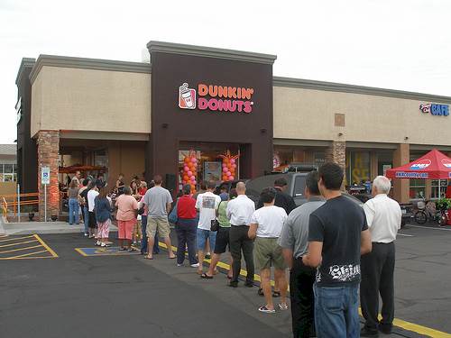 LibraryMediaGo's tweet photo. When you take your daughter to @DunkinDonuts for the last day of school and it's #NationalDonutDay! Lucky to be on time for school! Ha! https://t.co/ZqYllf79oR