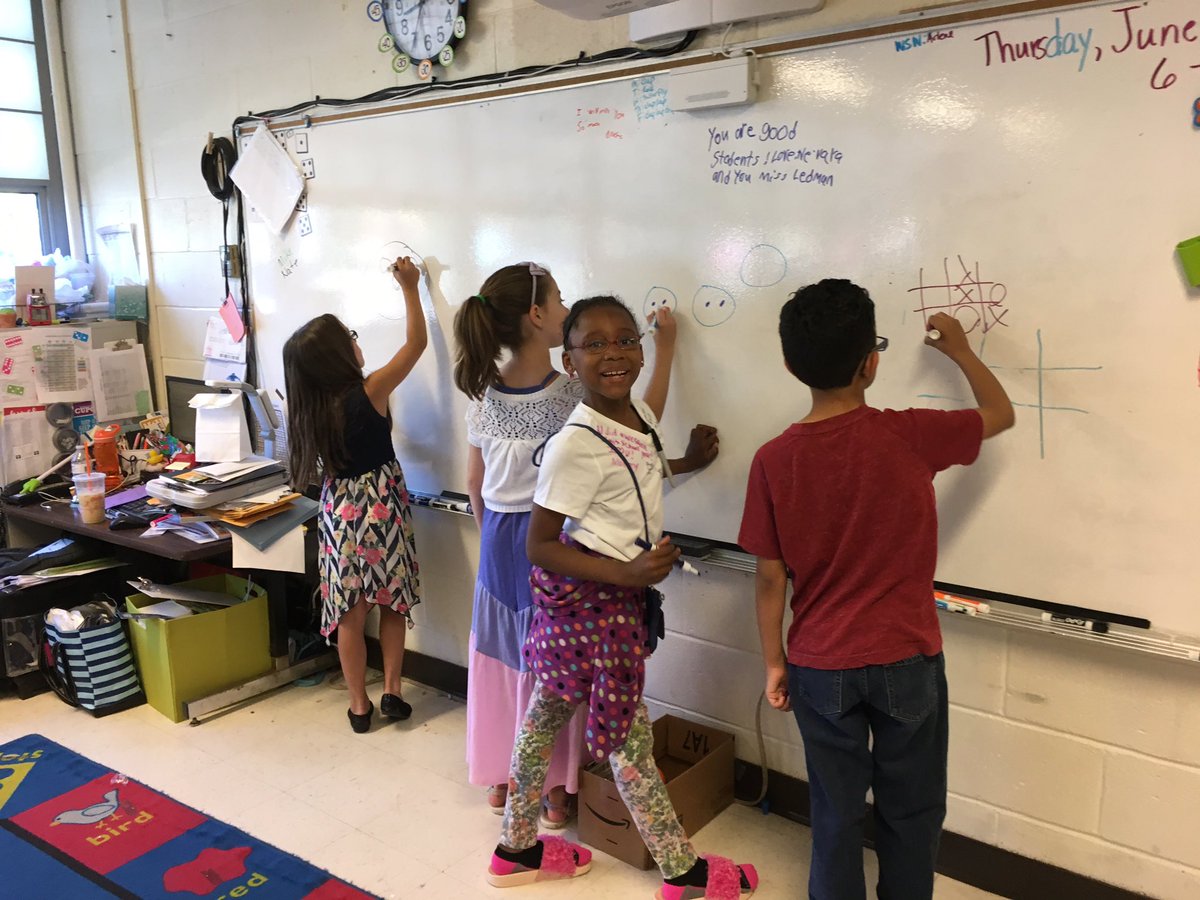 KerriLedman's tweet photo. Last day of school! #kmdolphins #Summer https://t.co/Ew8X7D0yhI