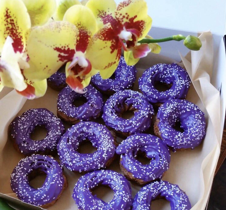 PilipinoSticker's tweet photo. My favorite type of donut is an Ube Donut #NationalDonutDay #UbeDonut #Pilipino #Filipino #Ube https://t.co/ajSqZG5aaj