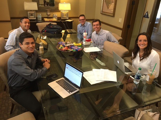 Alliance_Career's tweet photo. Greetings from our #interns in Phoenix! It's already day 3 of our 2017 #SummerInternship program! #Multitunity #JoinTheAlliance https://t.co/cbiA1OElRc