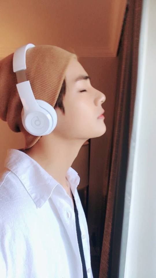 BrokeBtch's tweet photo. Side view of V is my ultimate aesthetic https://t.co/1YzBC00URp