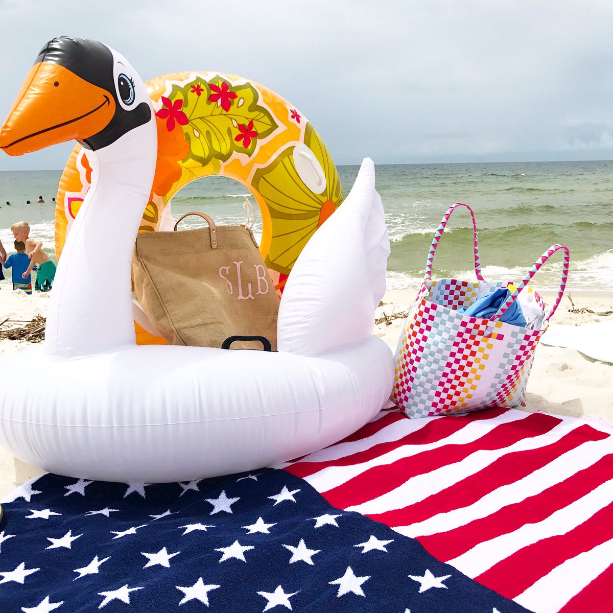 Beach blankets for the win 🇺🇸 #fraternitycollection