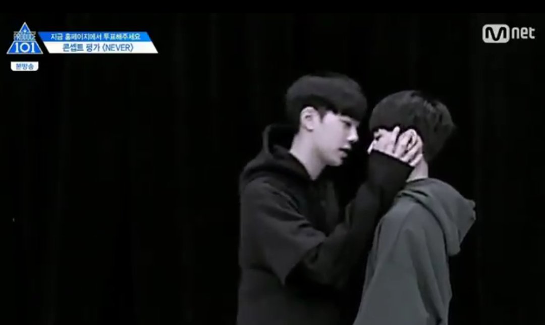 babypearthaa's tweet photo. มึงเอ้ยยยยยยย #หลินโฮ ช็อทนี้หยั่งกะฟิค!!!!!!! ฉันจะจูบนายจนปากระบมจนนายไม่สามารถไปกินอะไรได้อีกยูซอนโฮ!!!. #PRODUCE101 https://t.co/LtEMp4iUEy