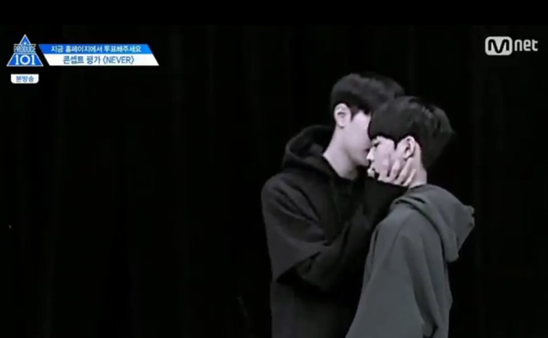 babypearthaa's tweet photo. มึงเอ้ยยยยยยย #หลินโฮ ช็อทนี้หยั่งกะฟิค!!!!!!! ฉันจะจูบนายจนปากระบมจนนายไม่สามารถไปกินอะไรได้อีกยูซอนโฮ!!!. #PRODUCE101 https://t.co/LtEMp4iUEy