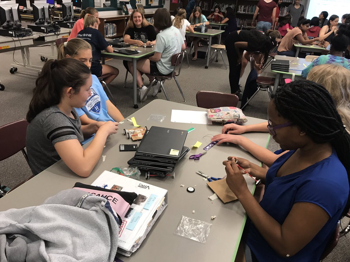 DrJones_OSSI's tweet photo. What are @CollegeBoard AP Chem students doing post AP test?Working w/ @WestlandPrinc 8th graders to create solar power cars @GRITechnology https://t.co/tlMINbokGG