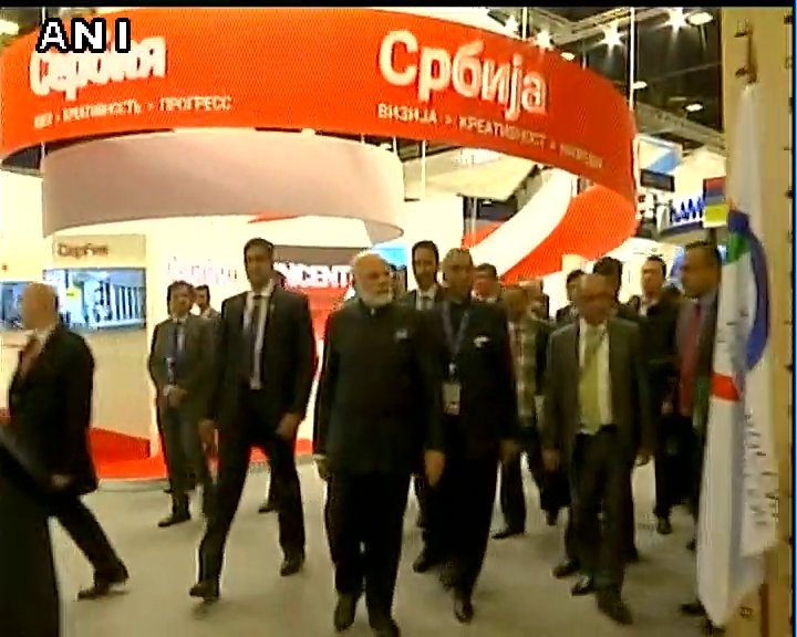 Saint Petersburg(Russia): PM Narendra Modi and Commerce Minister Nirmala Sitharaman at the #MakeInIndia pavilion at #SPIEF2017