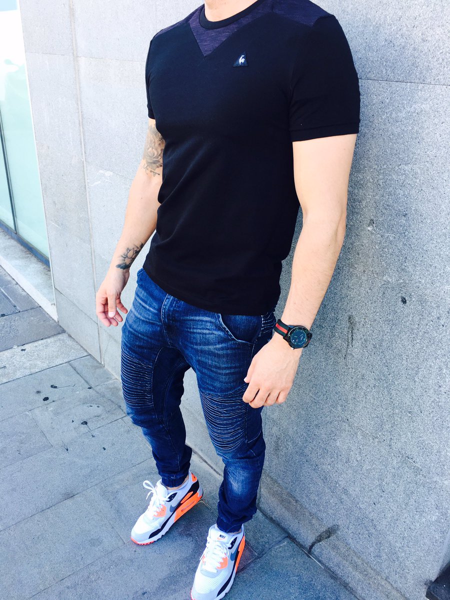 4elementstfe's tweet photo. #LeCoqSportif en nuestra tienda #4elements nos encanta! #tenerife #compras #scdetenerife #shopping https://t.co/veMajrKJ4t