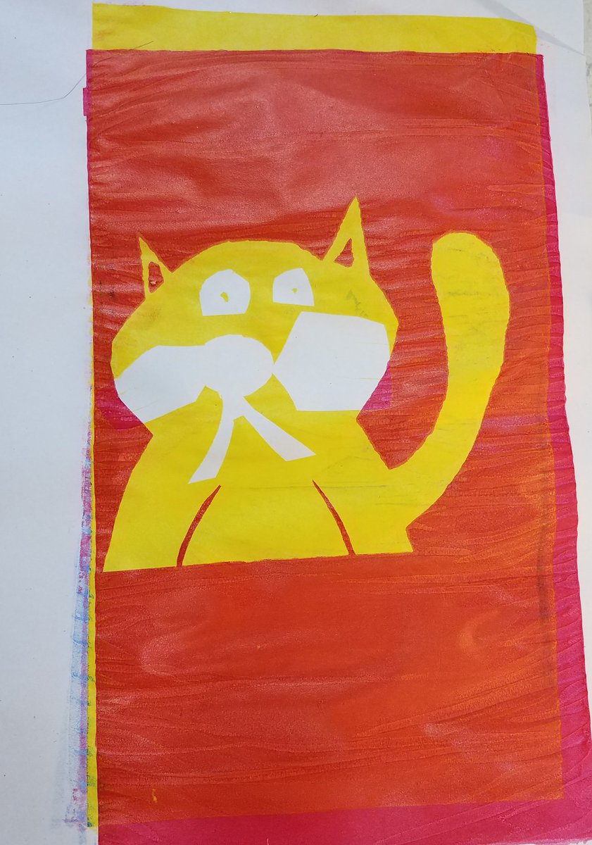 lizzyschroeck's tweet photo. Parent Kelly Lyons helped us make these incredible silk screen art projects! @ThinkMBE https://t.co/aGWhOgrRYT