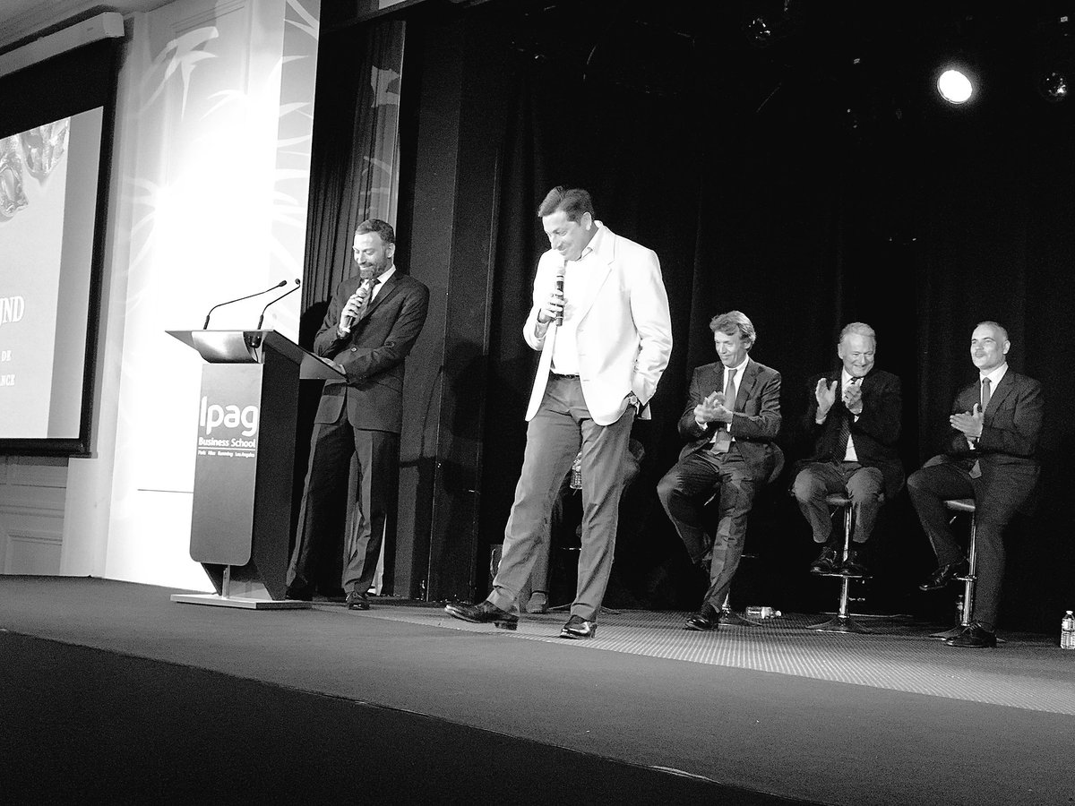 IPAGBS's tweet photo. #IPAGGraduation2016 🎓Discours et conseils de Richard Frajnd, DG @ca_france et parrain de la promo 2016 https://t.co/Nm9fnsfr72