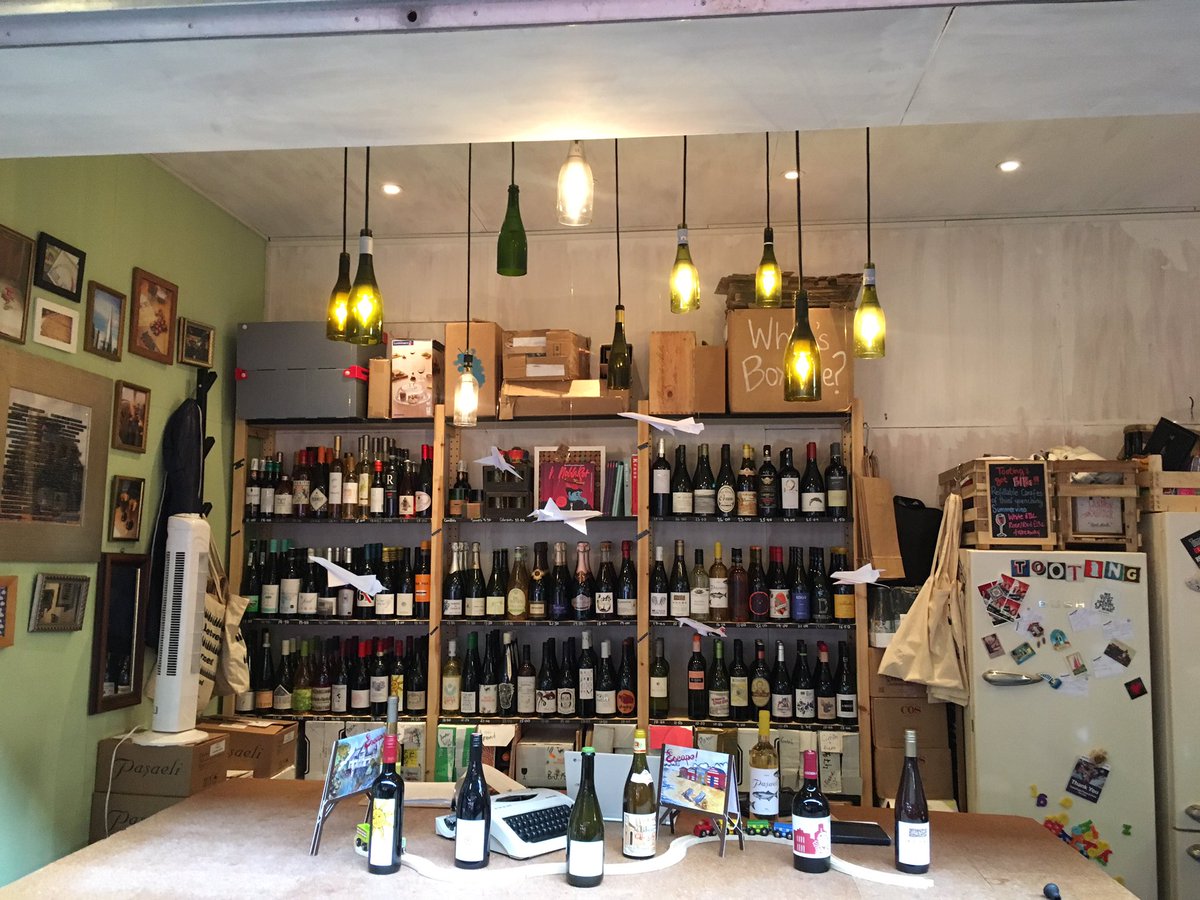 Silwervis's tweet photo. Smiley Red @UnwinedSW17 an awesome wine bar in the vibey Tooting Market 🙌🏻 https://t.co/Apb2LKYvaQ
