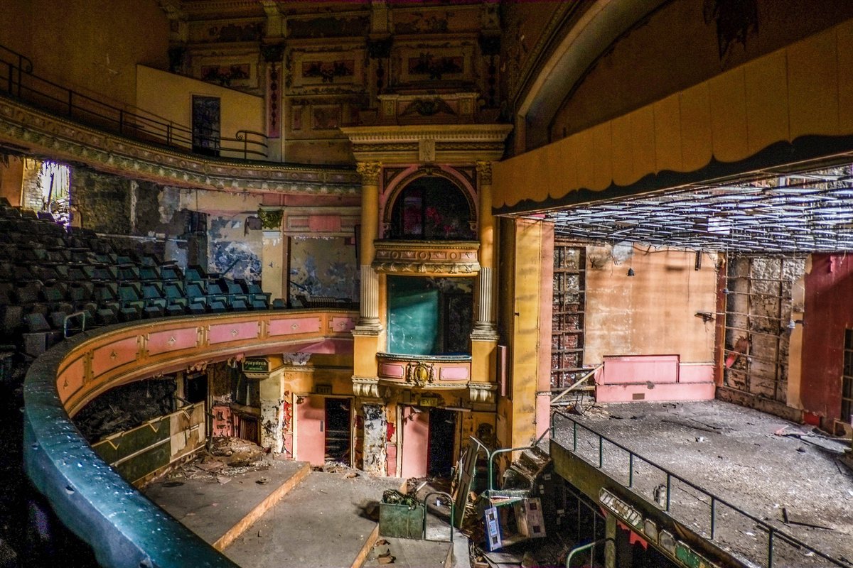 BurnleyEmpire's tweet photo. Here's a photo for the weekend #NowAndThen 1995 - present. 
Photo by Mark Salmon #SaveTheEmpire #BurnleyEmpire #Like #ReTweet https://t.co/RsiYHxm8zs