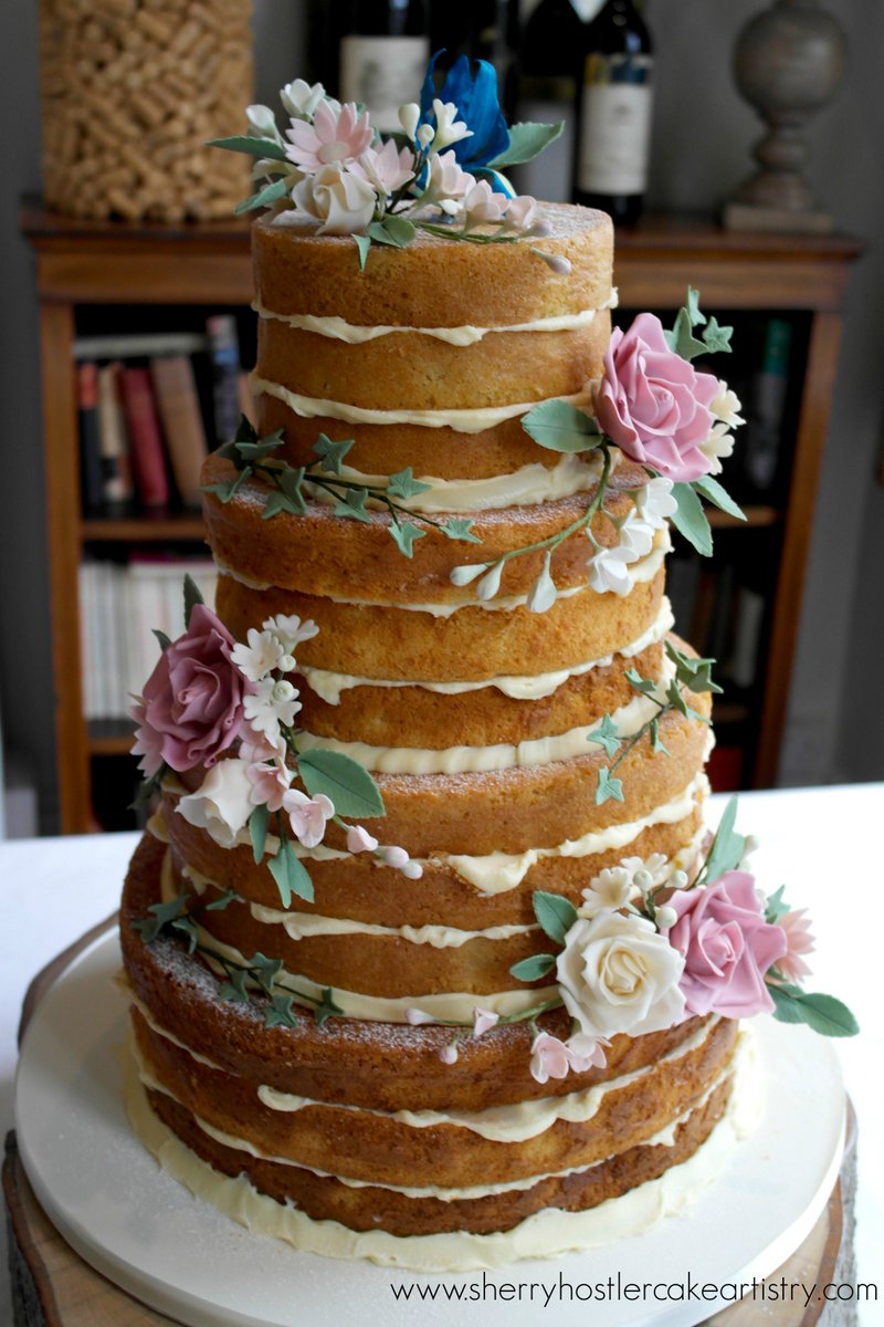 SherryHostlerCA's tweet photo. Naked cakes have really taken weddings by storm this year. Im quite partial to this little number #fivearrowshotel @WManorWeddings https://t.co/lmrFTYnfK0