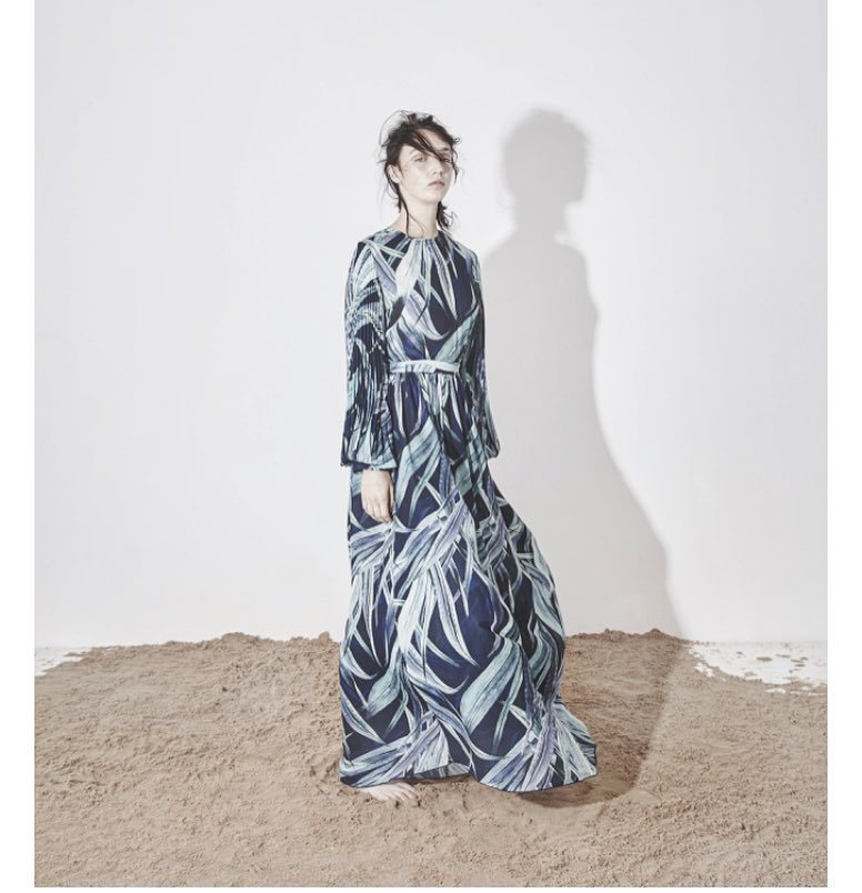 hardingegeorgia's tweet photo. precollection #georgiahardinge #summer #resort #ss18 #pleateddress #printdress #tropical #palmtree #palmprint
Phot… https://t.co/MeB7rchG5n https://t.co/skPb06dxws