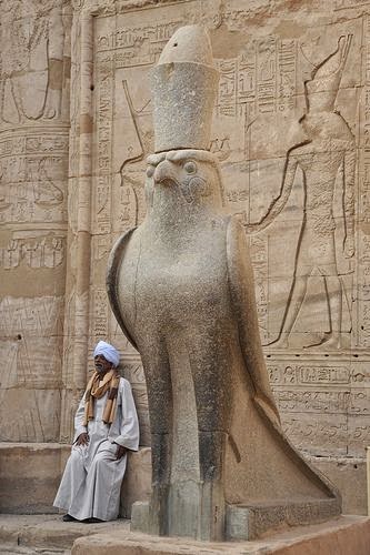Egypteinsolite's tweet photo. #Horus dans le temple d'#Edfou #Egyptinsolite https://t.co/sxZBFQ6w9U