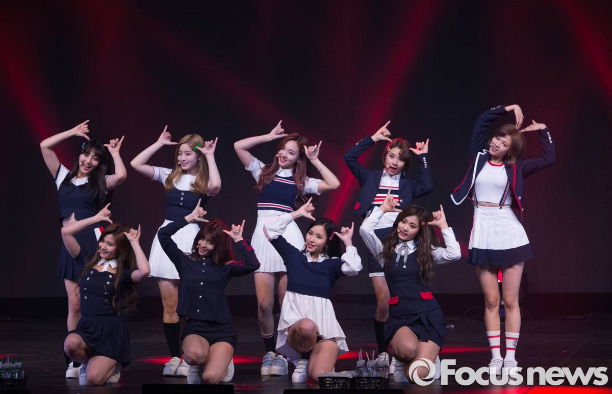 Koreaboo's tweet image. Every TWICE Member Was Worried Signal Would Fail… Except For One
➜ Read More: aegyo.me/5KZK