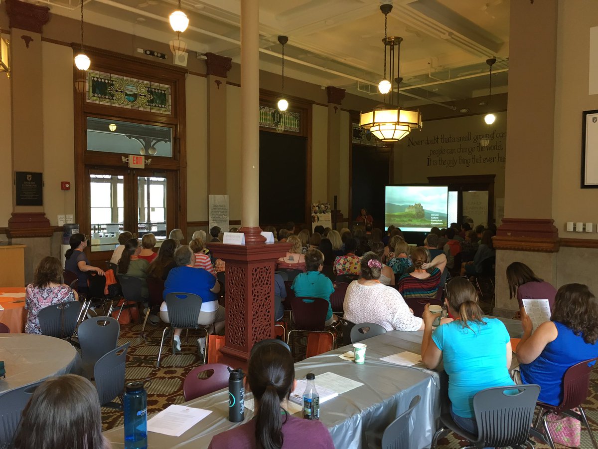 katutkelc's tweet photo. Hearing the fabulous Claire Warden speak at our third Early Learning Institute!!! #eliknoxville @Mindstretchers @UT_ELC https://t.co/NlNvad8uTP