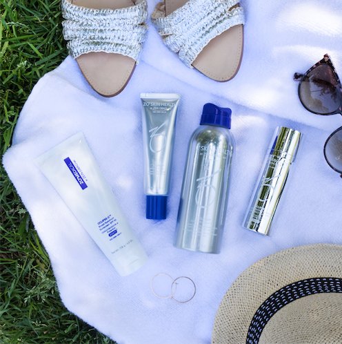 zoskinhealth's tweet photo. Treat every day like a #beach day with these sun-protecting essentials ☀️ https://t.co/MVc83MFkrZ #spf #summer #spring #sunnyday https://t.co/1ZDnyM3t7J