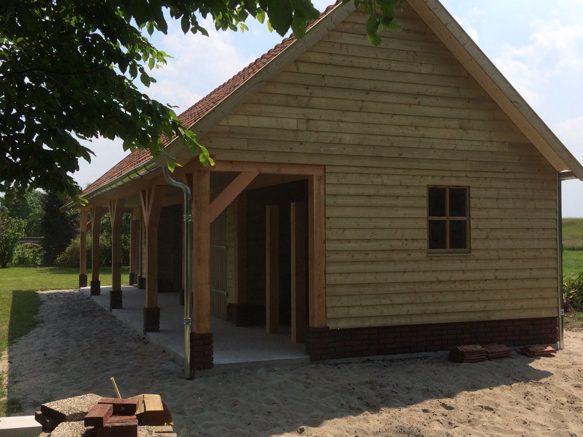 schuurtjebouwer's tweet photo. Opgeleverd #whije groot #luxe houten #berging #garage #dierenverblijf #houtbouw  #hiemstrahoutbouwgrijpskerk https://t.co/DdezErsgaP