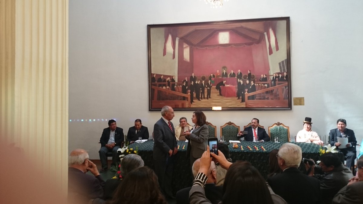 cifabol's tweet photo. Merecido Reconocimiento y Homenaje a nuestro asociado Grupo ALCOS S.A. 
#CIFABOL
#ALCOS https://t.co/BomRY7fm2C