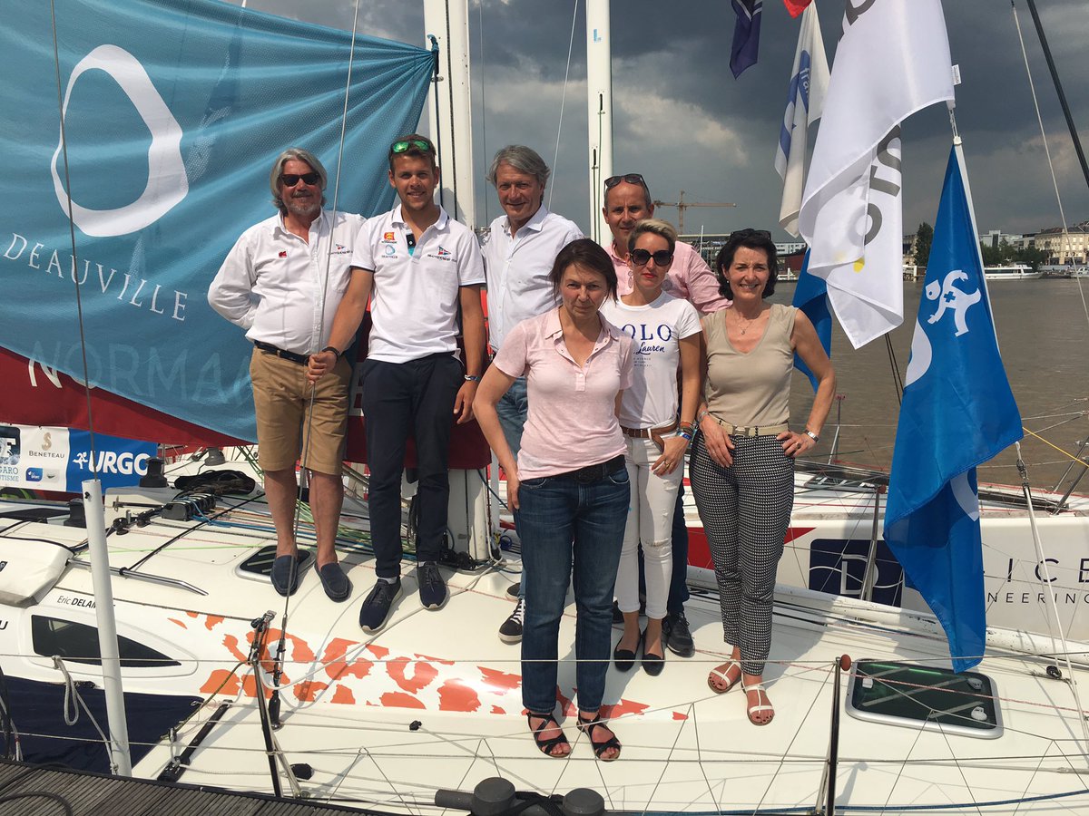 L'équipe <a href="/DeauvilleFr/">Deauville</a> est à  #Bordeaux pour encourager le skipper du #Deauville Yacht Club Eric Delamare au départ de la @LaSolitaire2017