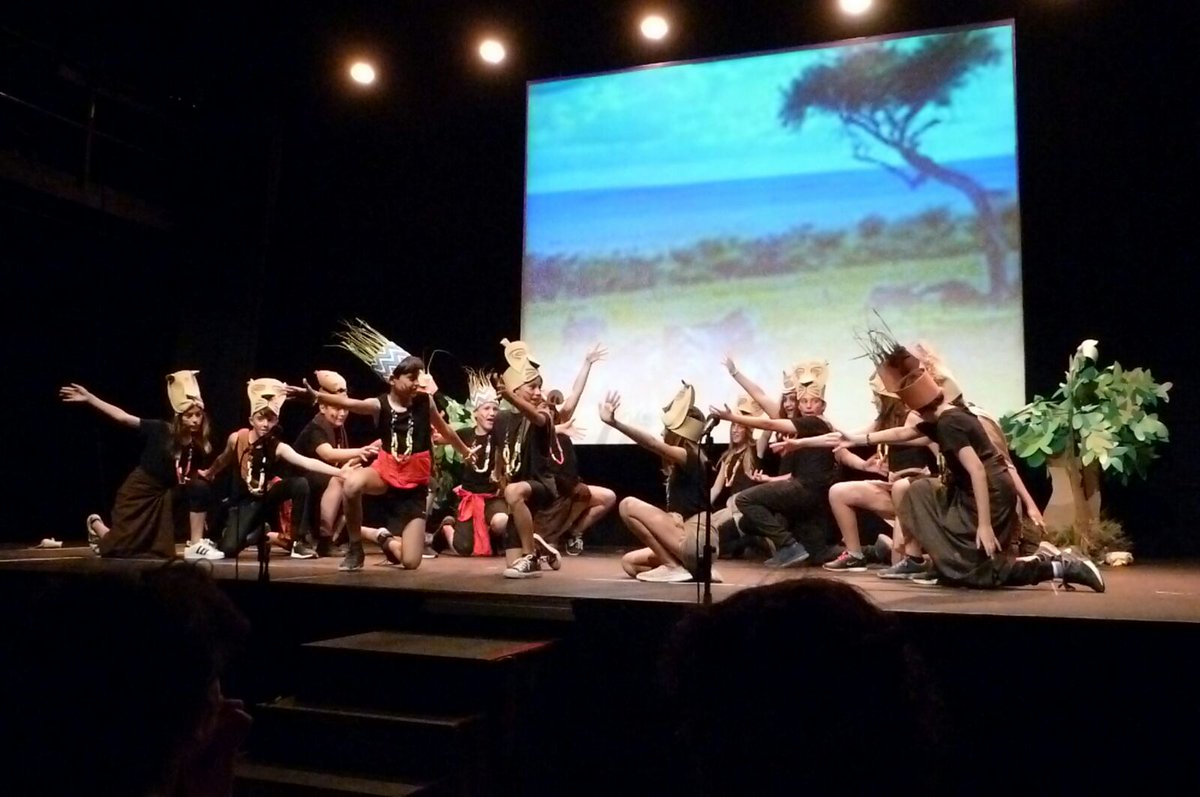 amatitarga's tweet photo. I aquesta tarda ha estat el torn de 6è B....grans artistes a l'escola!!!! https://t.co/Knvbet14JO