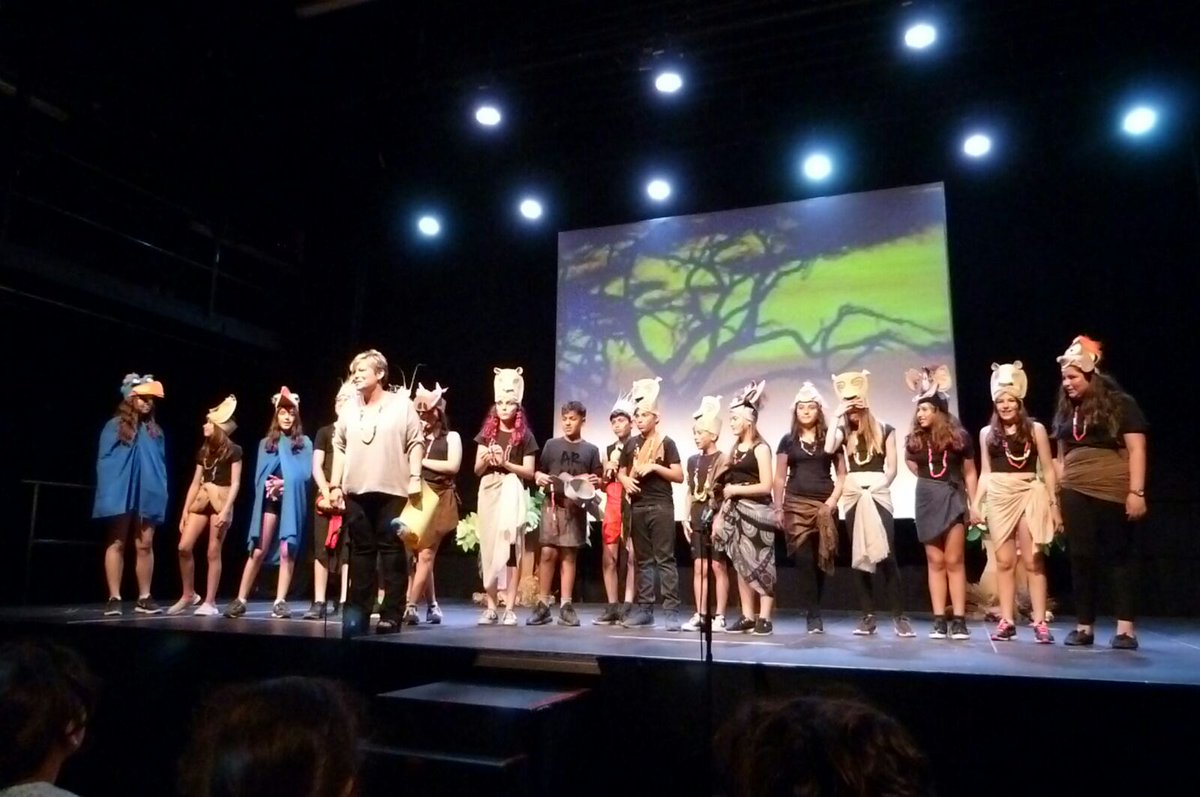 amatitarga's tweet photo. I aquesta tarda ha estat el torn de 6è B....grans artistes a l'escola!!!! https://t.co/Knvbet14JO