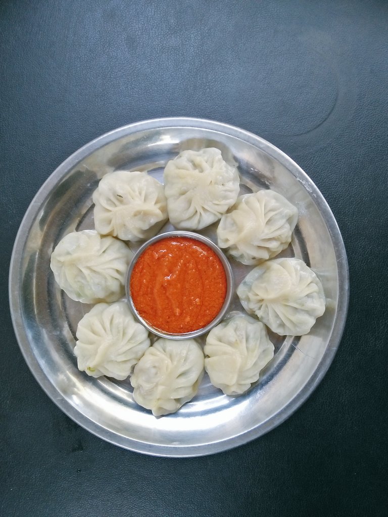 Momos