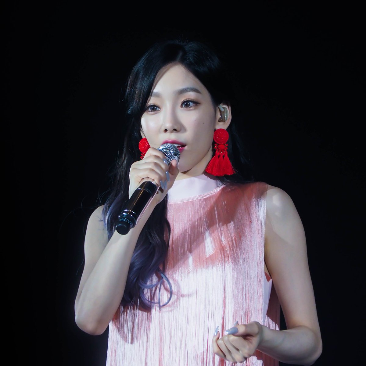 [PIC][27-05-2017]TaeYeon khởi hành đi Thái Lan để tham gia Concert - "PERSONA in BANGKOK" vào chiều nay - Page 5 DBVTSfKVYAAFkjd