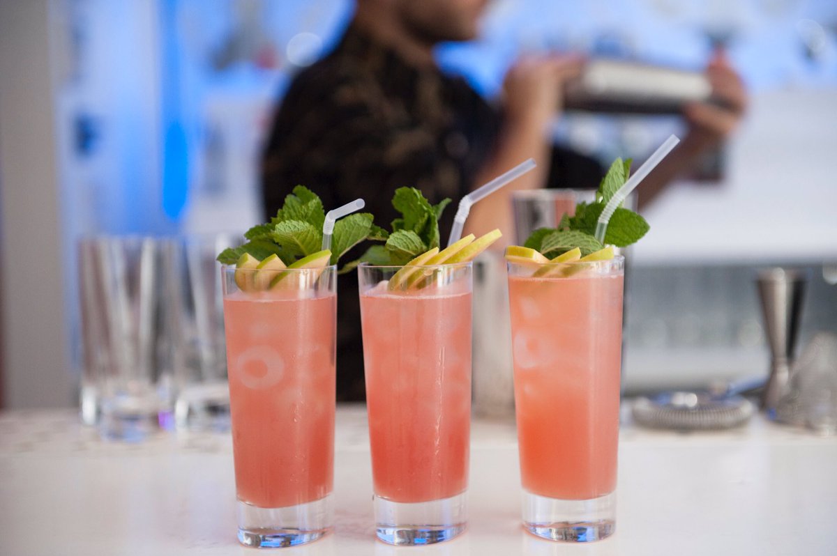 stevenmayatt's tweet photo. It’s a cocktail kind of night… #fridaynight #drinksphotography https://t.co/iZgQ1S4BPH
