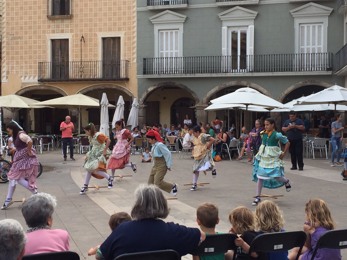 VilaMensa's tweet photo. Prèvi a l'acte #tufuturolodecidestu balls amb #bitracdança a la plaça de l @ajigualada @SumateAnoia https://t.co/fLhWoud52n