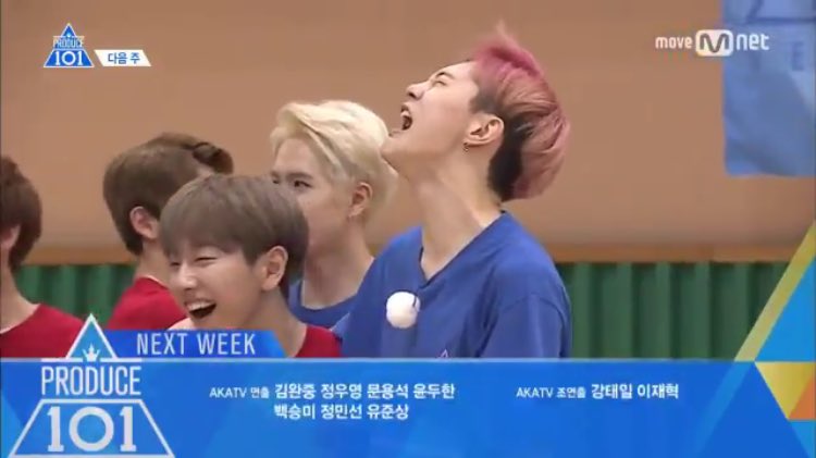 haruptx's tweet photo. งอแงอะไรไอ้เด็กยักษ์5555555555 #PRODUCE101 #ฮยอนบิน https://t.co/hInpu6bQIF