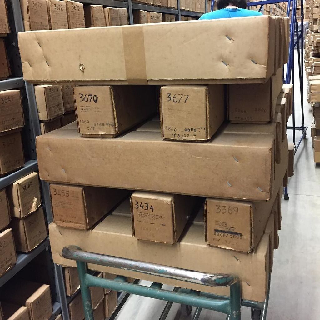 honu_girl's tweet photo. Today's exercise - core box Jenga! #geoscience #physicalsamples #yesitsaboxofrocks https://t.co/LlTBbFNs6f https://t.co/8ImIKc4Ria